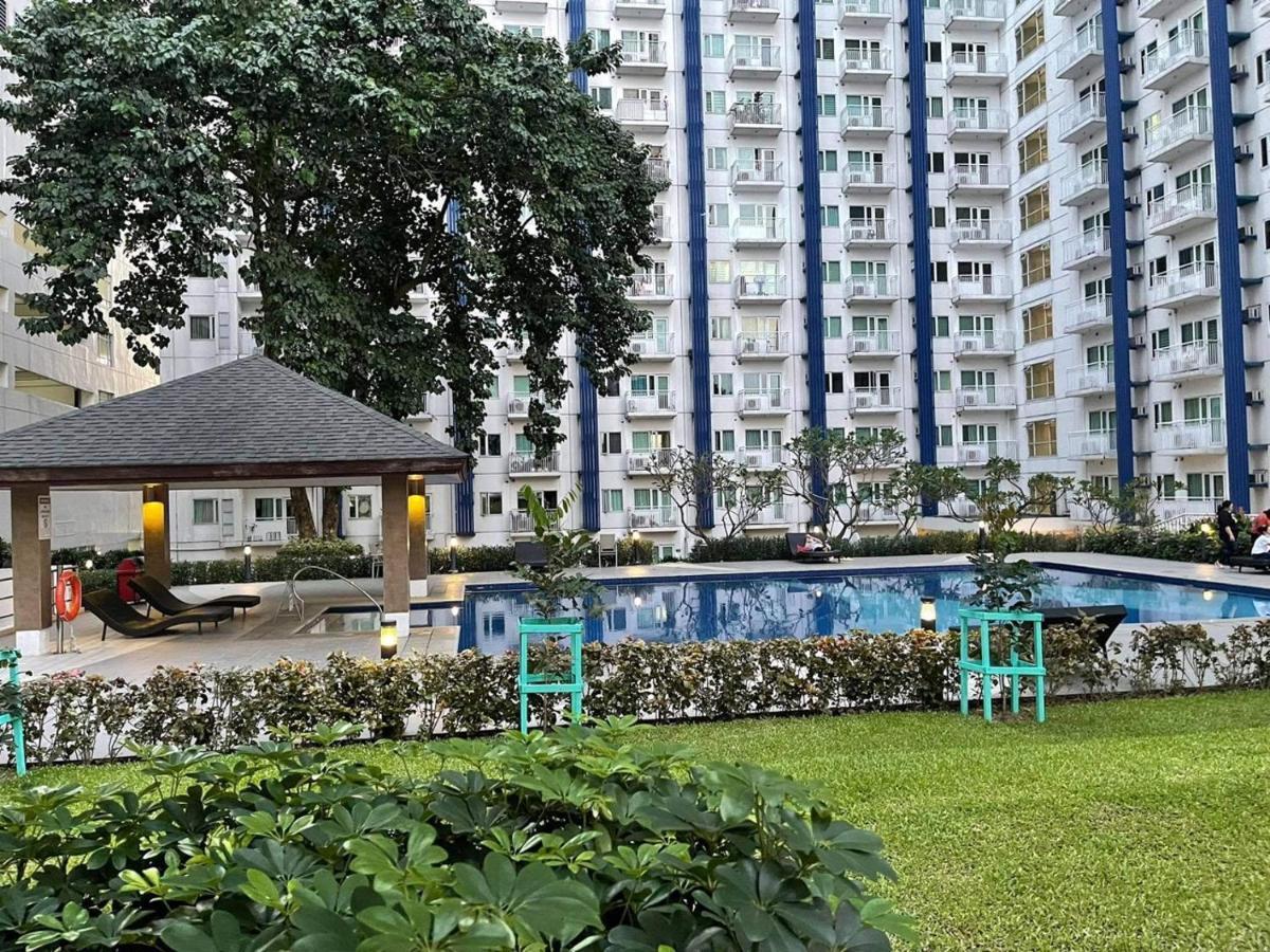 Relaxing City View Aparthotel Manila Bagian luar foto